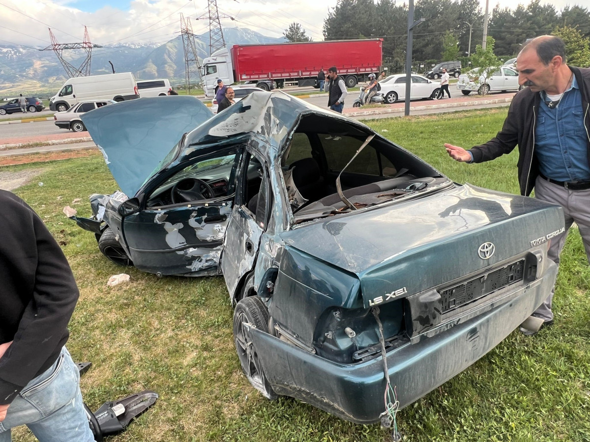 Erzincan’da Otomobil Takla Attı: 1 Yaralı